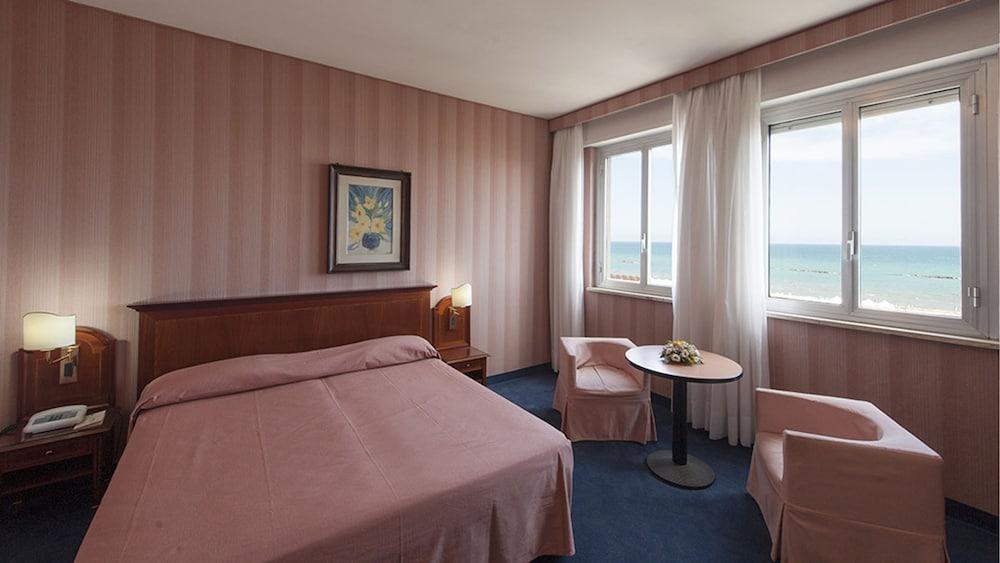 Hotel Esplanade Πεσκάρα Εξωτερικό φωτογραφία