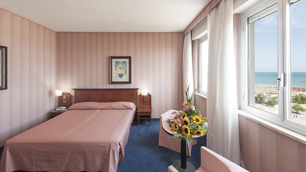 Hotel Esplanade Πεσκάρα Εξωτερικό φωτογραφία